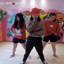 最新校园舞蹈吃瓜视频,最新吃瓜视频揭秘校园舞蹈圈幕后故事